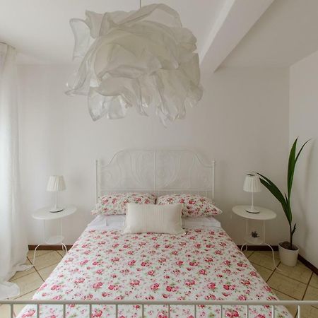 Casa Marisa Apartment Sirmione Bagian luar foto
