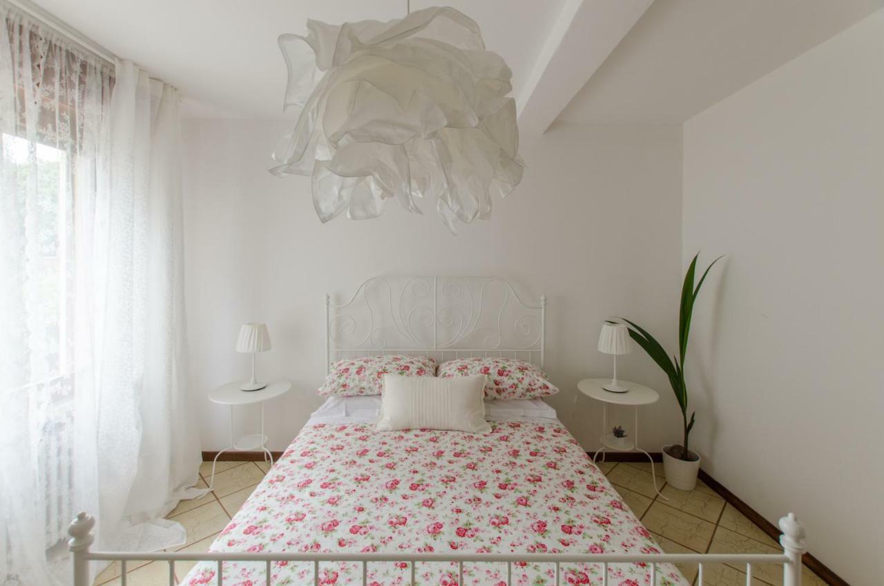 Casa Marisa Apartment Sirmione Bagian luar foto