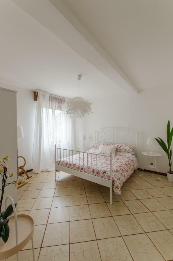 Casa Marisa Apartment Sirmione Bagian luar foto
